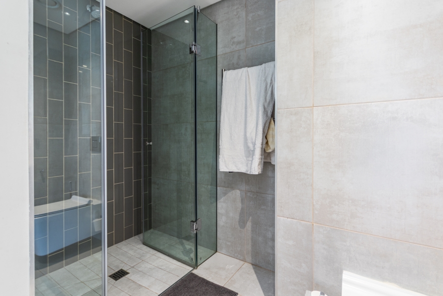 1 Bedroom Property for Sale in Sea Point Western Cape